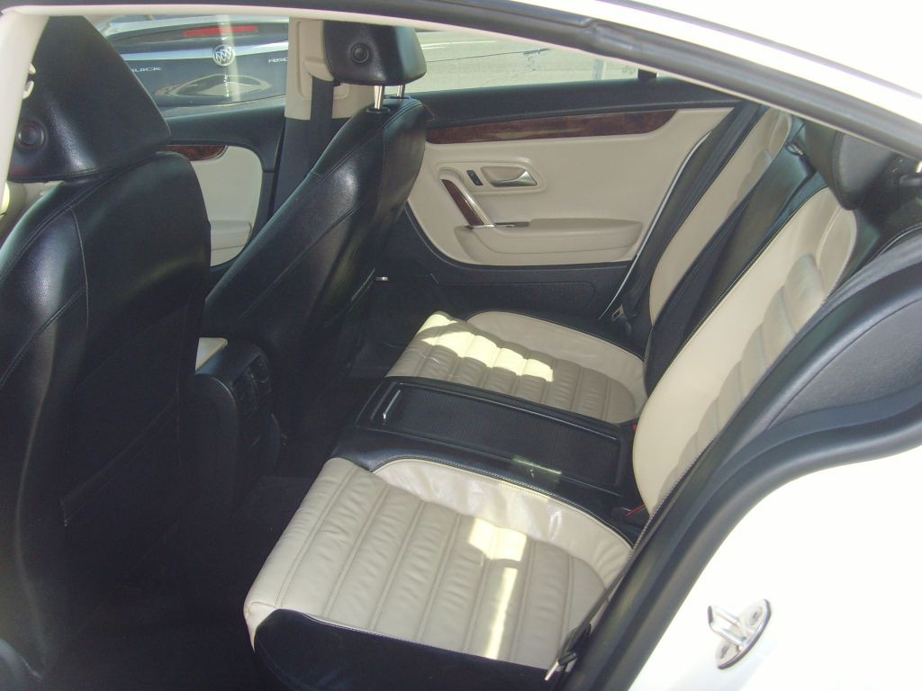 2010 Volkswagen CC Image 21
