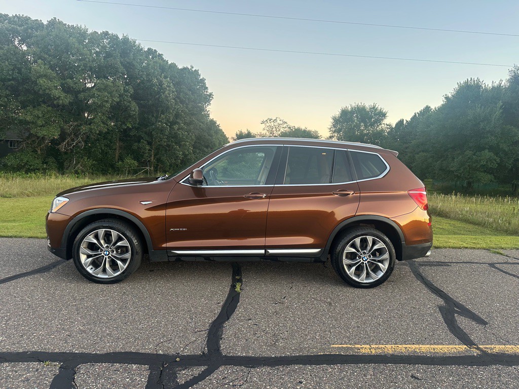 2017 BMW X3 Image 2