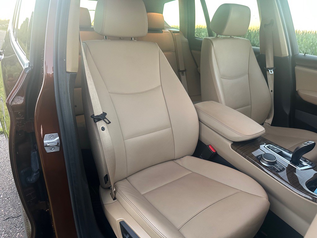 2017 BMW X3 Image 9