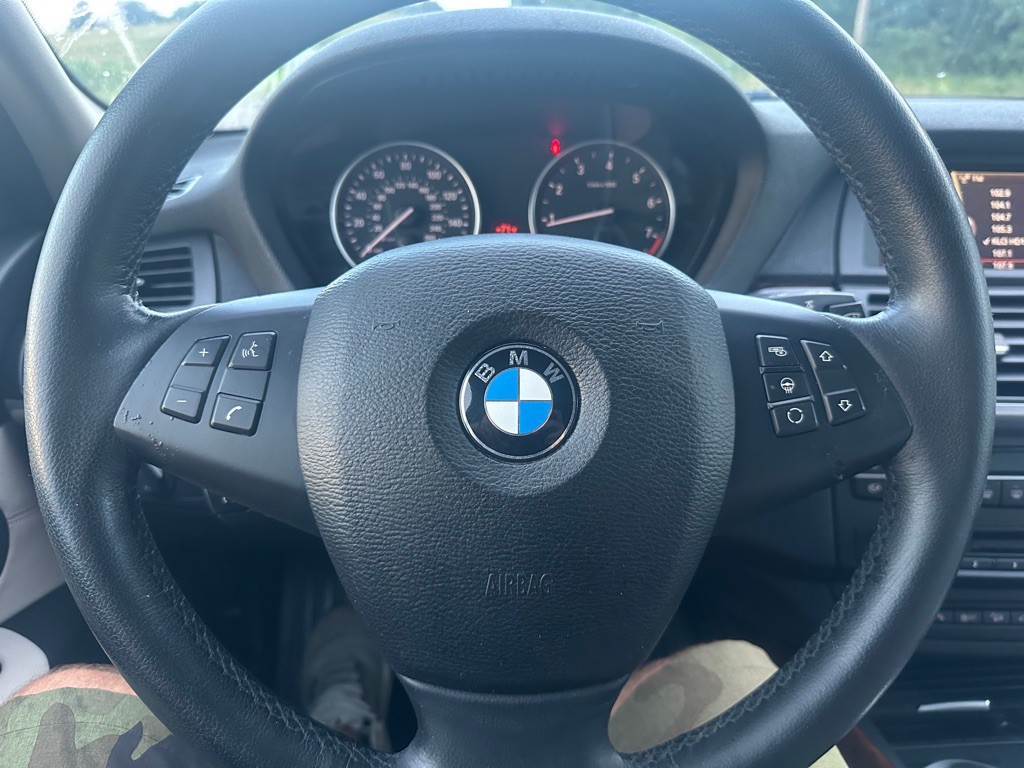 2011 BMW X5 Image 11