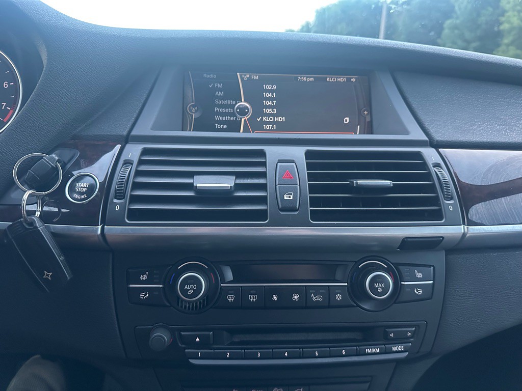 2011 BMW X5 Image 13