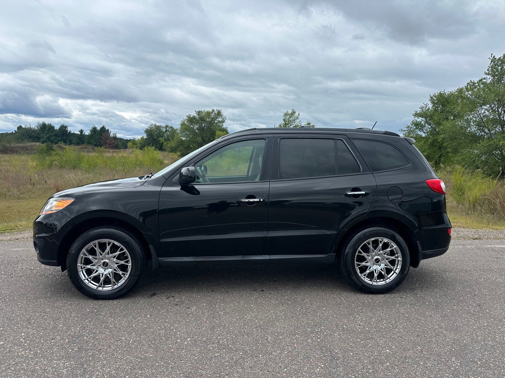 2011 Hyundai Santa Fe Image 2