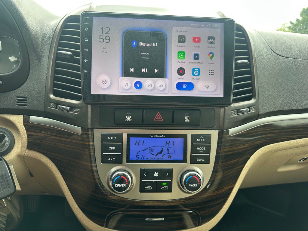 2011 Hyundai Santa Fe Image 12