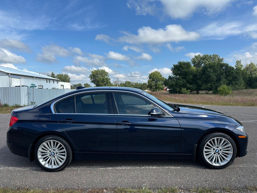 2013 BMW 3 Series Image 5