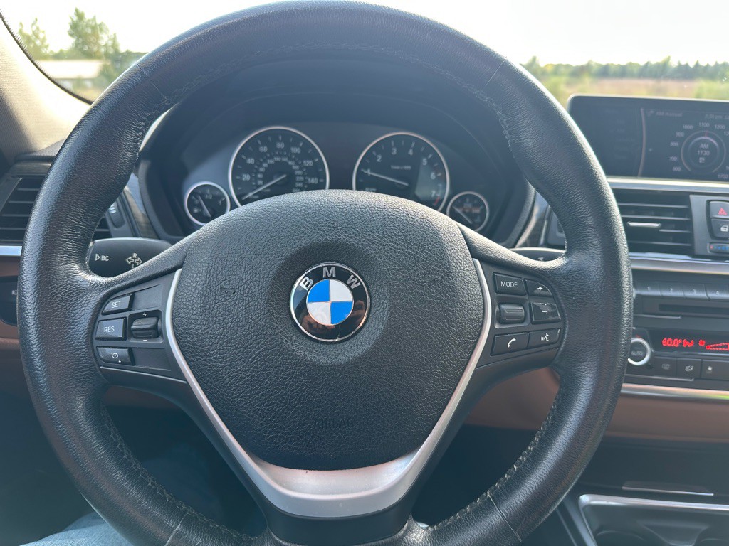 2013 BMW 3 Series Image 11
