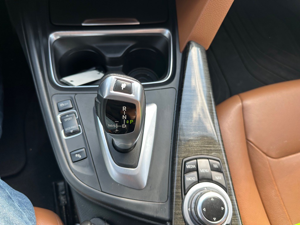 2013 BMW 3 Series Image 16