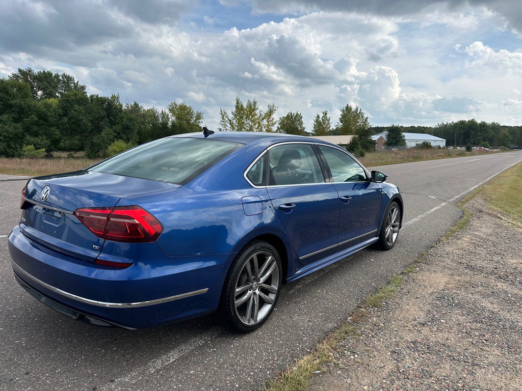 2017 Volkswagen Passat Image 6