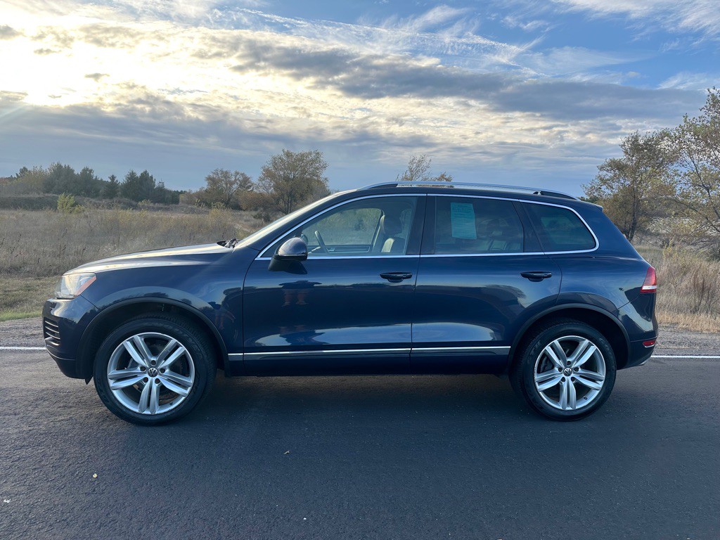 2014 Volkswagen Touareg Image 2