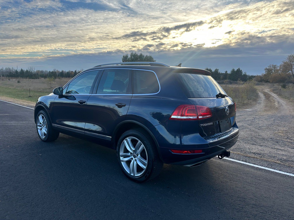 2014 Volkswagen Touareg Image 3
