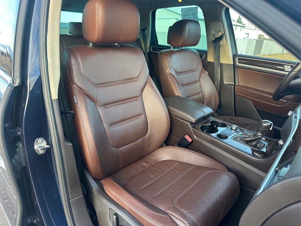 2014 Volkswagen Touareg Image 9