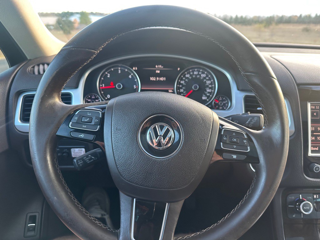 2014 Volkswagen Touareg Image 14