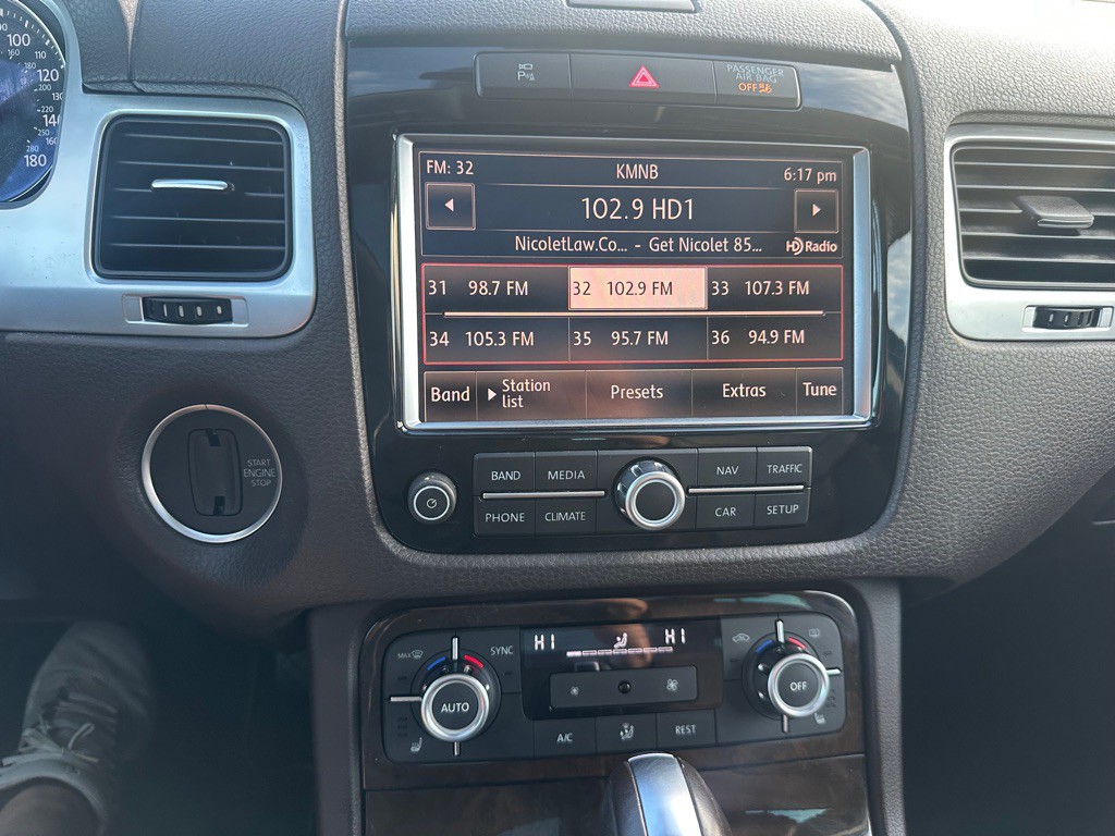 2014 Volkswagen Touareg Image 16