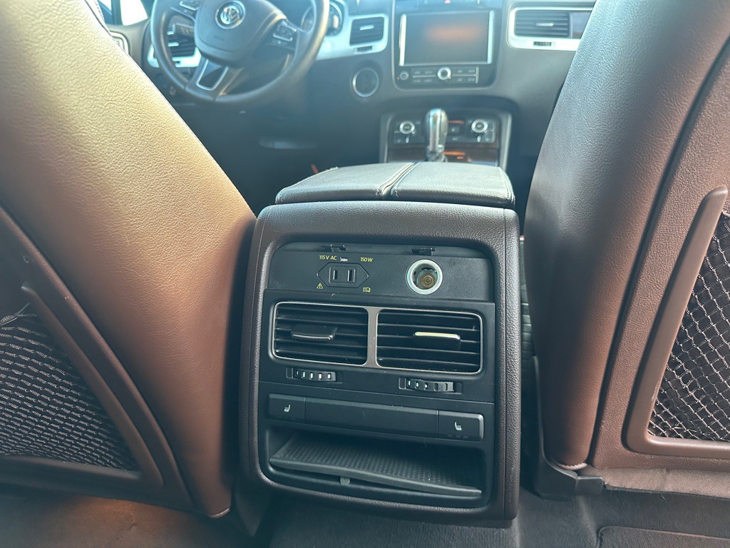 2014 Volkswagen Touareg Image 19
