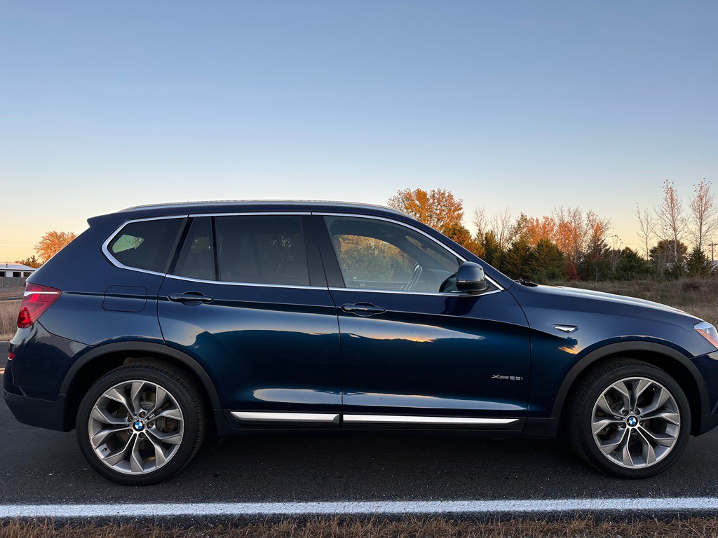2017 BMW X3 Image 6