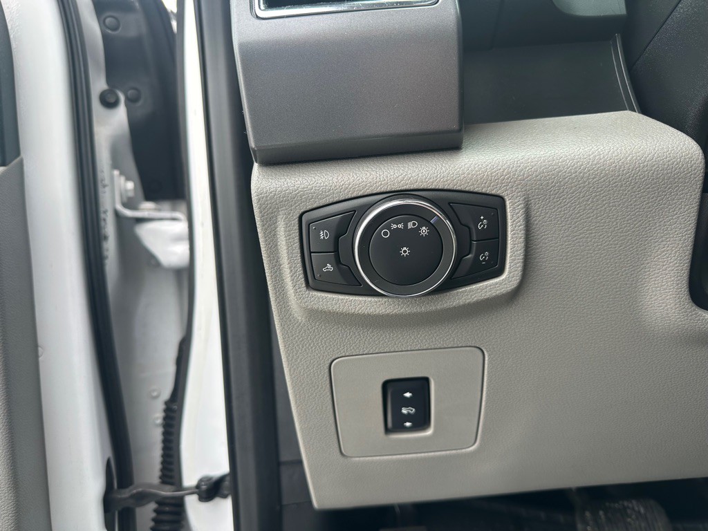 2015 Ford F-150 Image 17