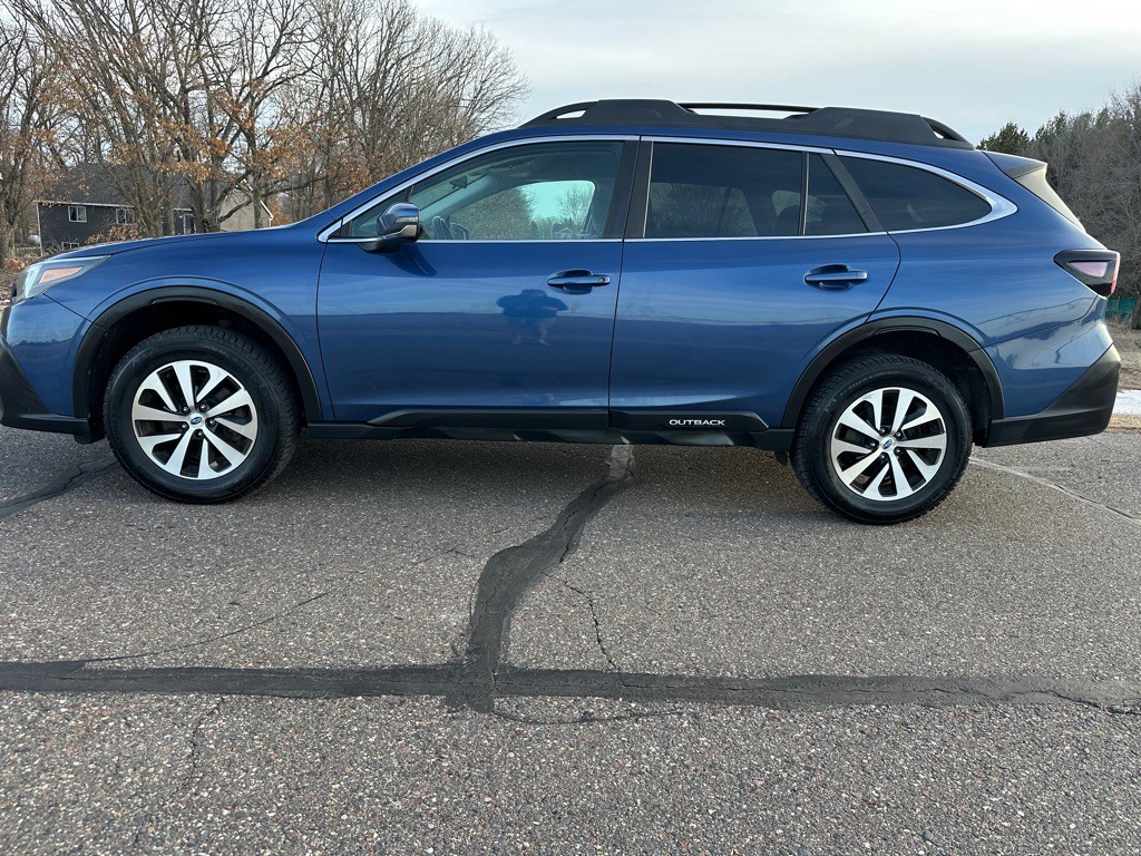 2020 Subaru Outback Image 2