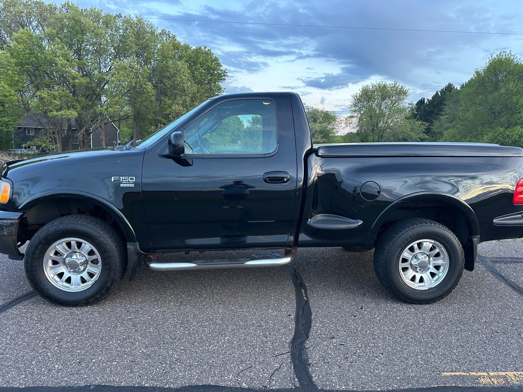 2003 Ford F-150 Image 2