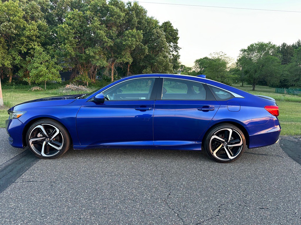 2018 Honda Accord Image 2