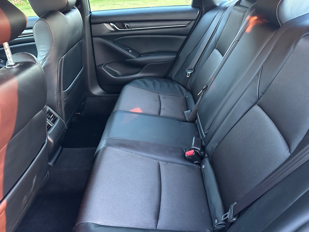 2018 Honda Accord Image 10