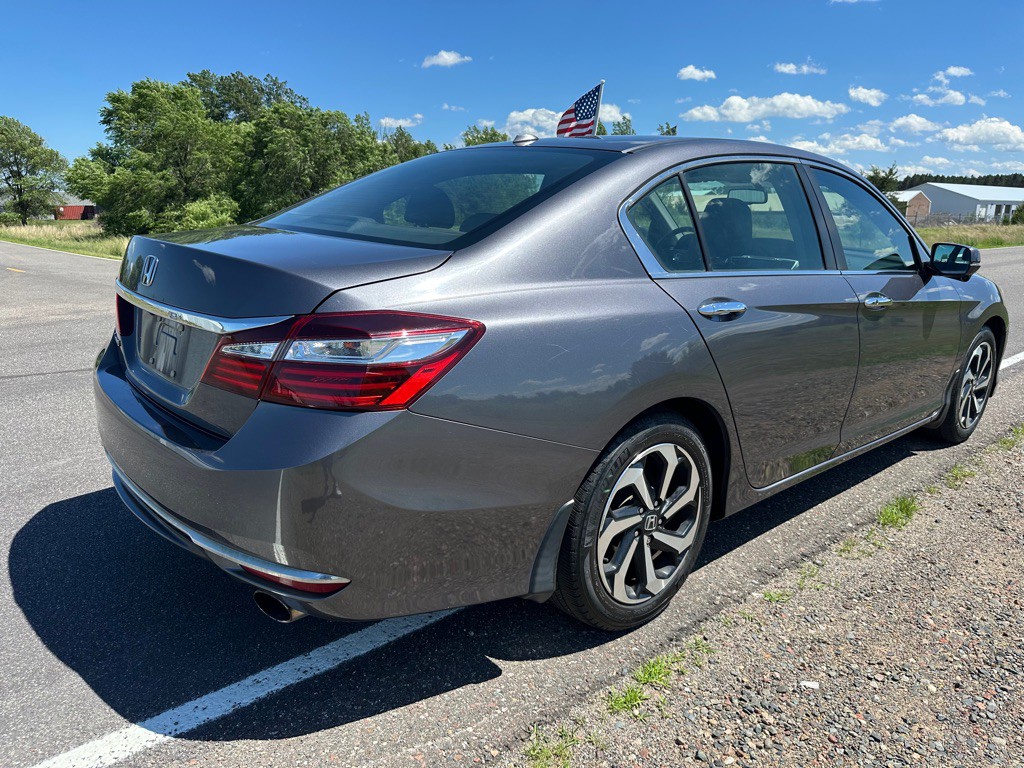 2017 Honda Accord Image 4