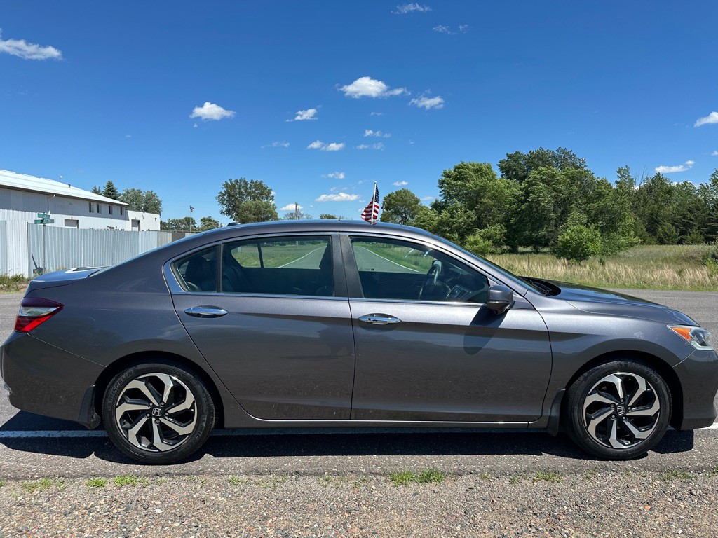 2017 Honda Accord Image 5