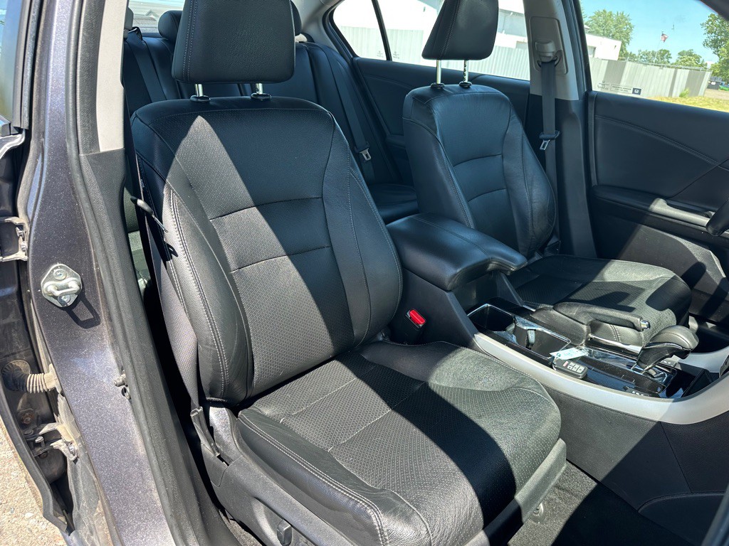 2017 Honda Accord Image 8