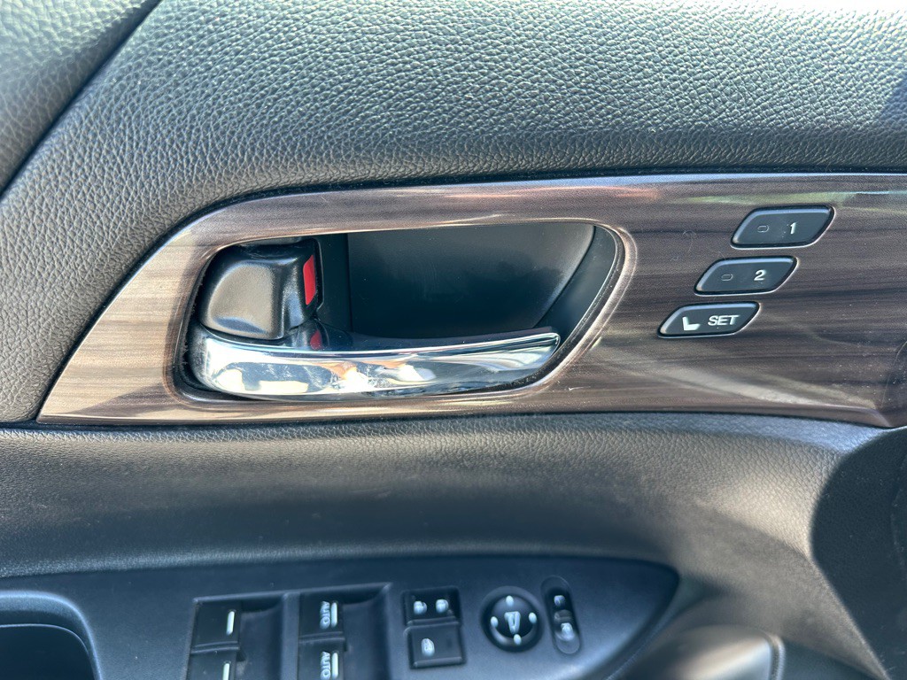 2017 Honda Accord Image 11