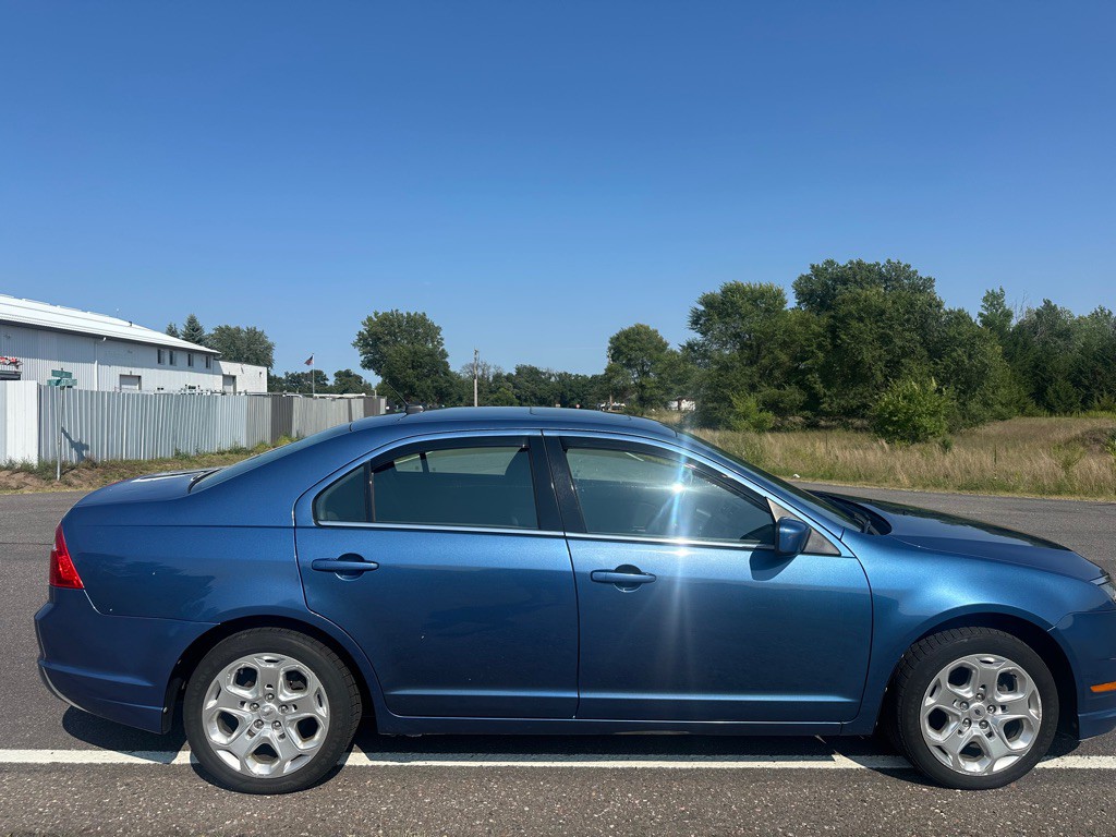 2010 Ford Fusion Image 5
