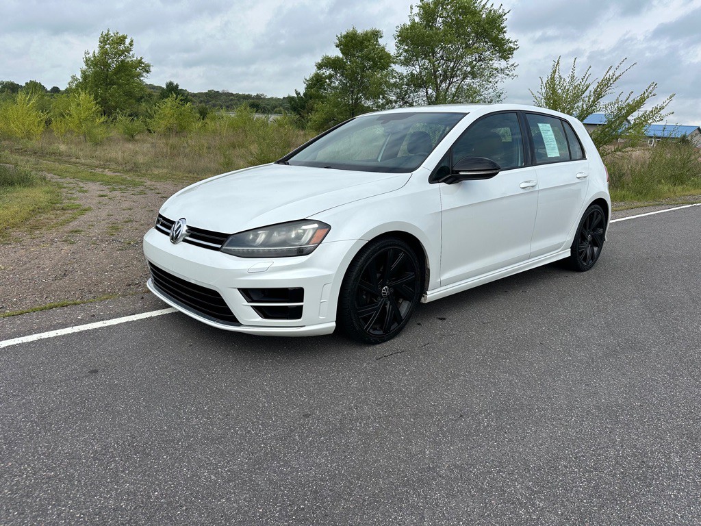 2016 Volkswagen Golf Image 1