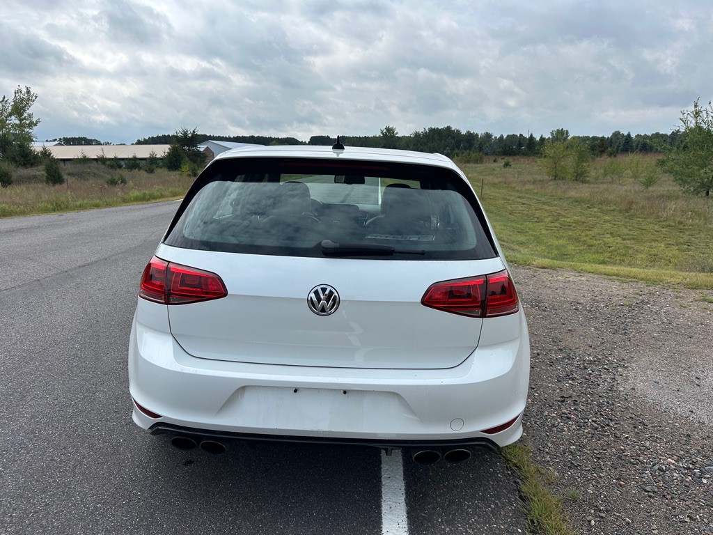 2016 Volkswagen Golf Image 4