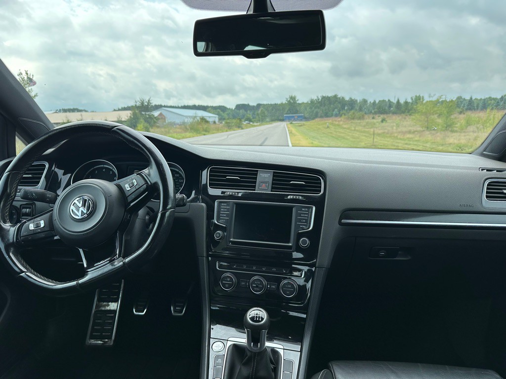2016 Volkswagen Golf Image 13