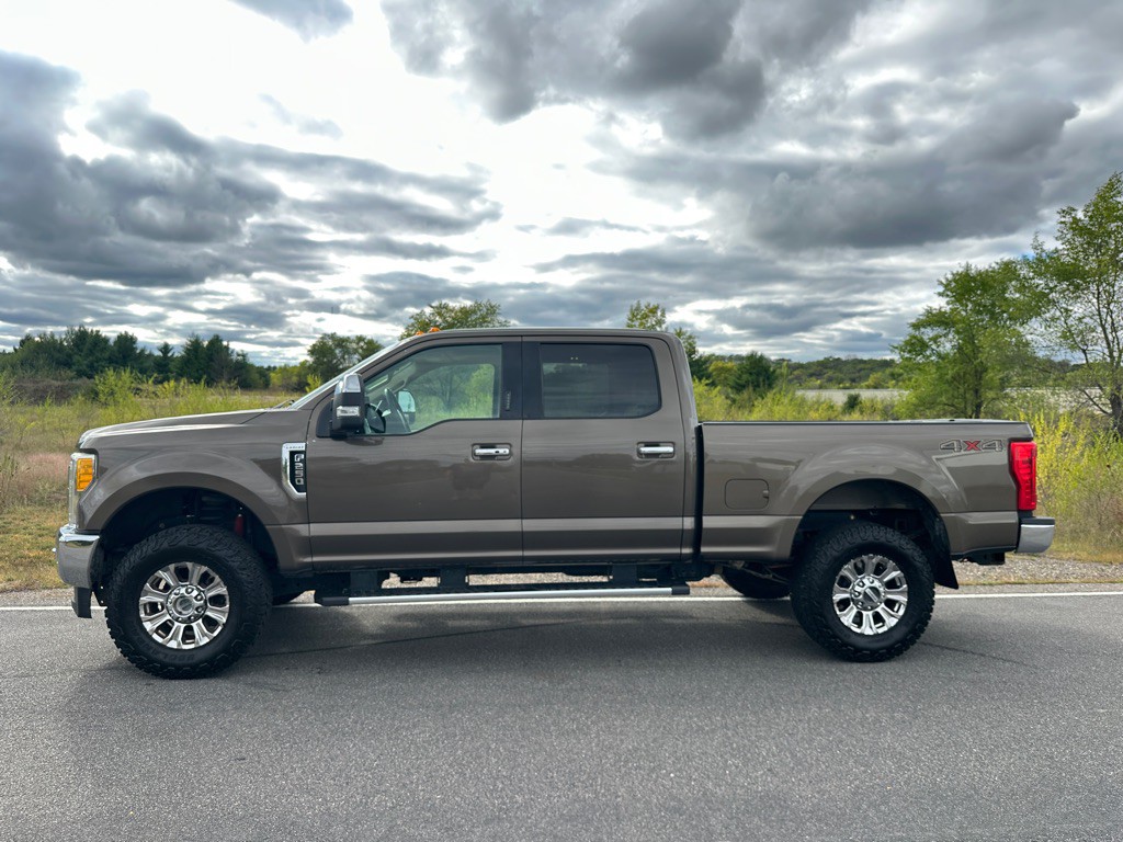 2017 Ford F-250 Image 2