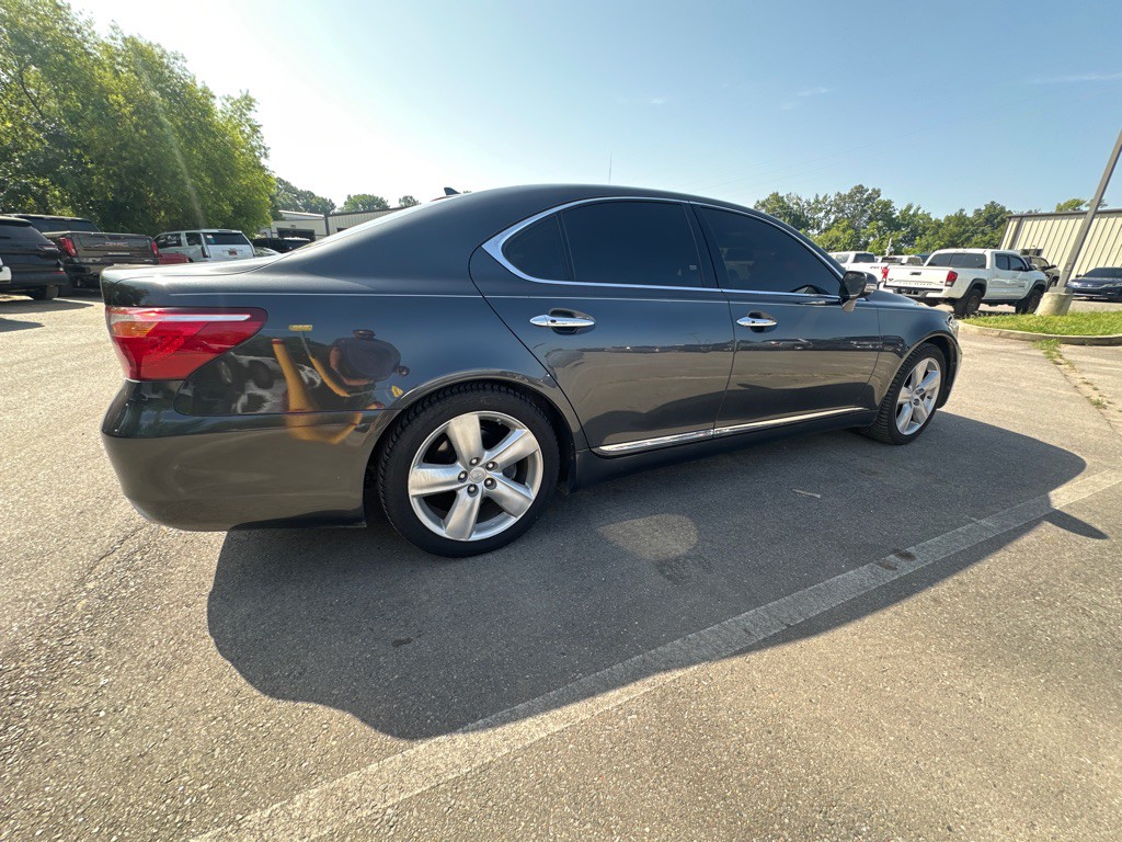 2011 Lexus LS Image 4