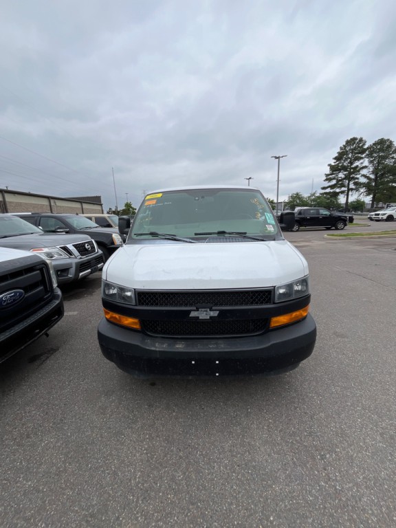 2019 Chevrolet Express Image 1