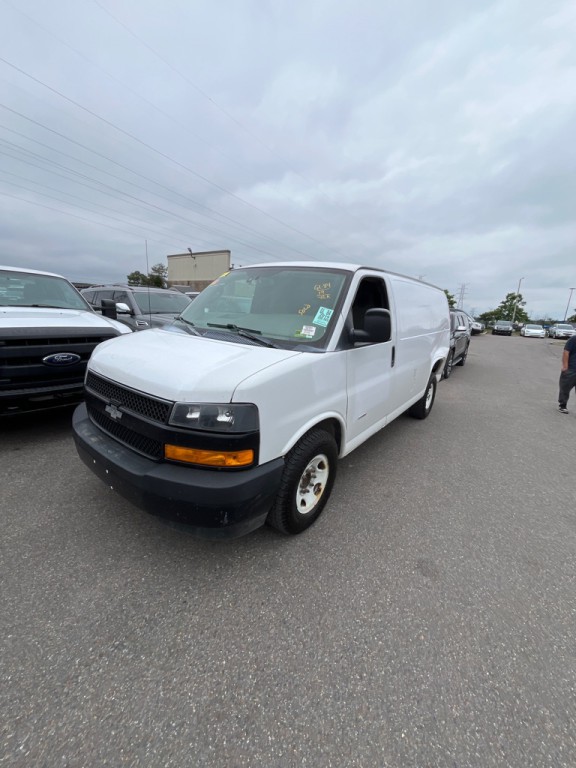 2019 Chevrolet Express Image 2