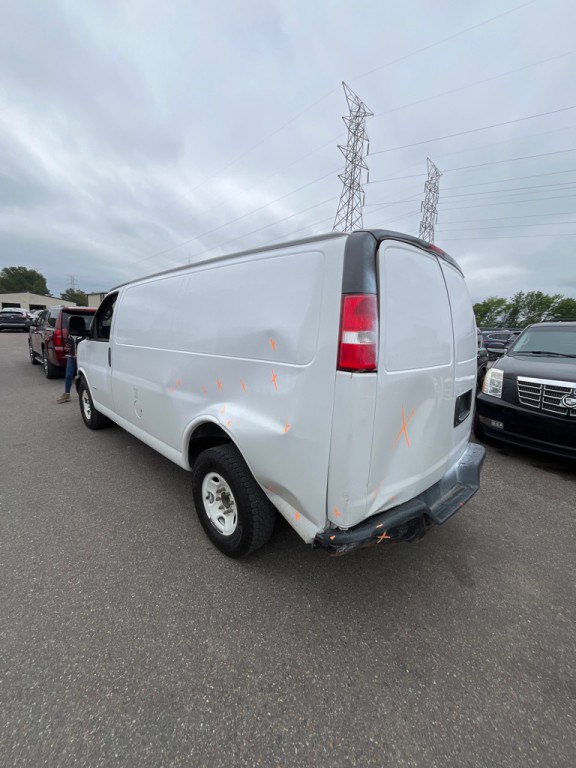2019 Chevrolet Express Image 3