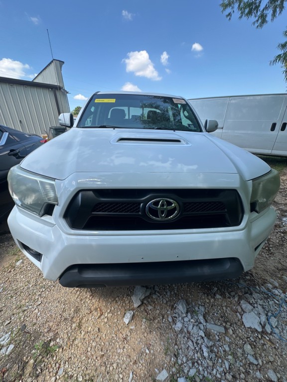 2013 Toyota Tacoma Image 2