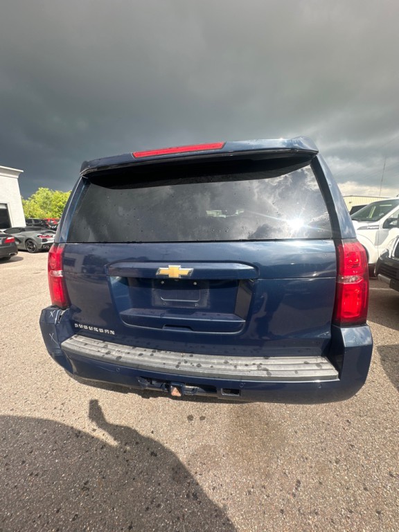 2017 Chevrolet Suburban Image 5