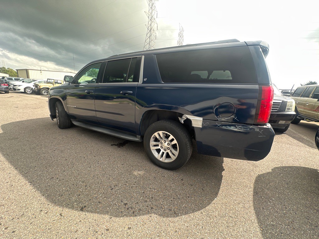2017 Chevrolet Suburban Image 6