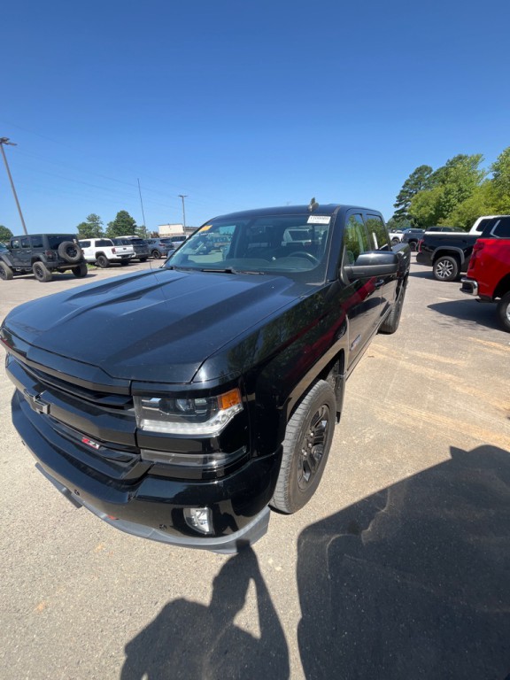 2017 Chevrolet Silverado 1500 Image 2