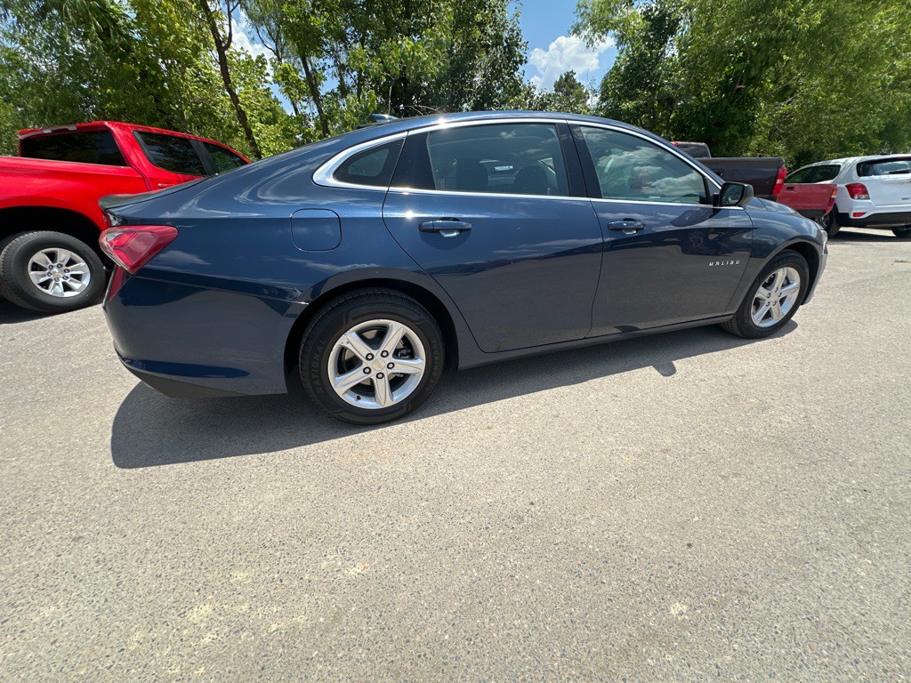 2022 Chevrolet Malibu Image 4