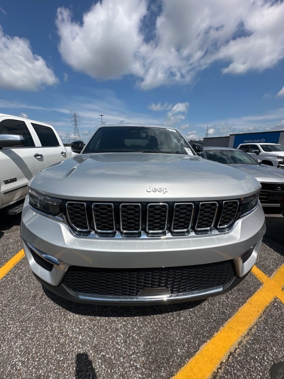 2024 Jeep Grand Cherokee Image 2