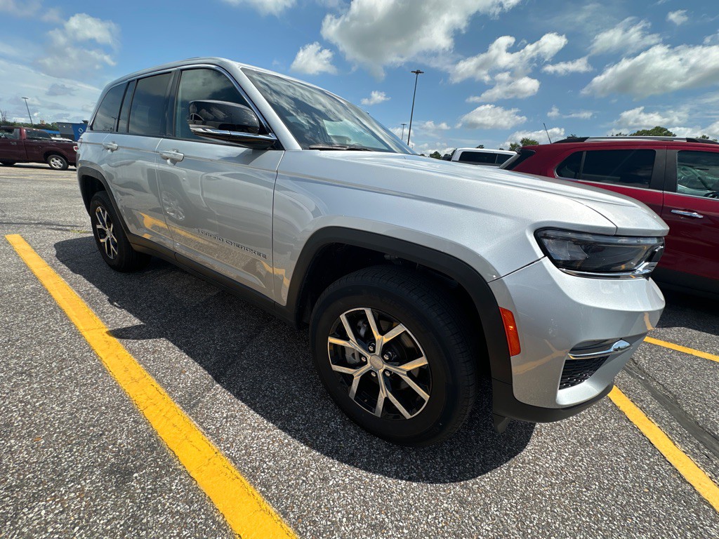 2024 Jeep Grand Cherokee Image 3