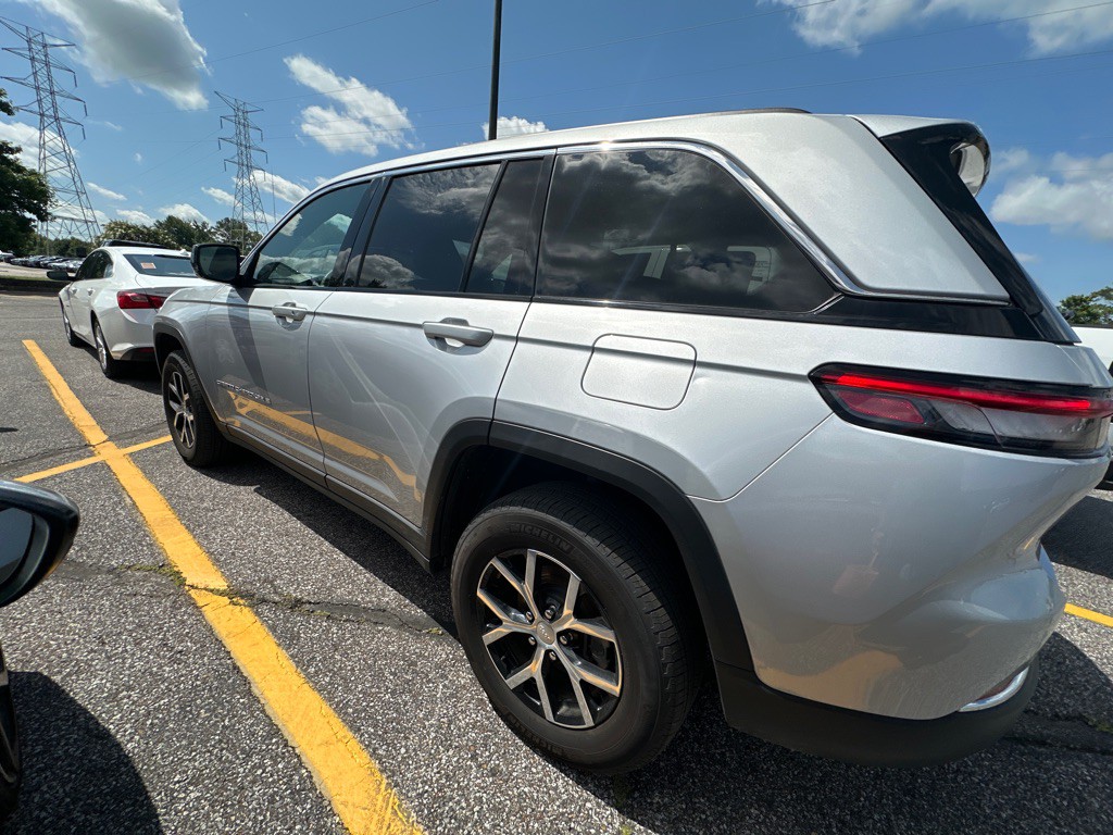 2024 Jeep Grand Cherokee Image 6