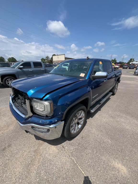 2018 GMC Sierra Image 2