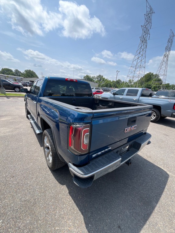 2018 GMC Sierra Image 3