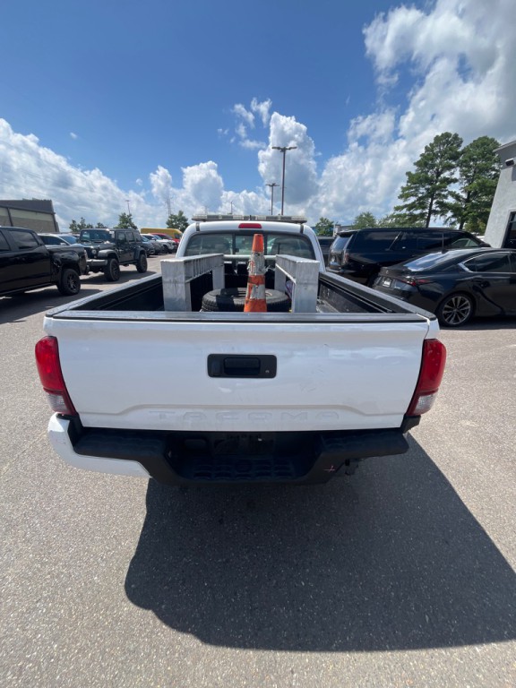 2018 Toyota Tacoma Image 4