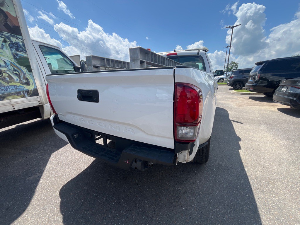 2018 Toyota Tacoma Image 9