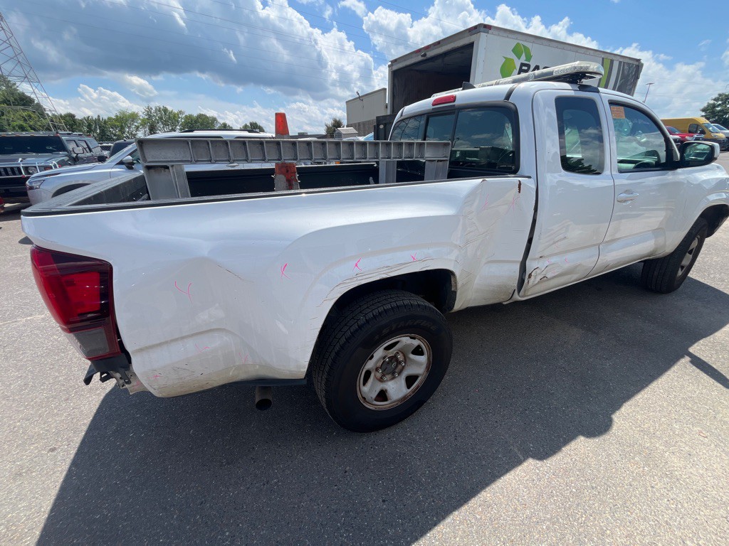 2018 Toyota Tacoma Image 10