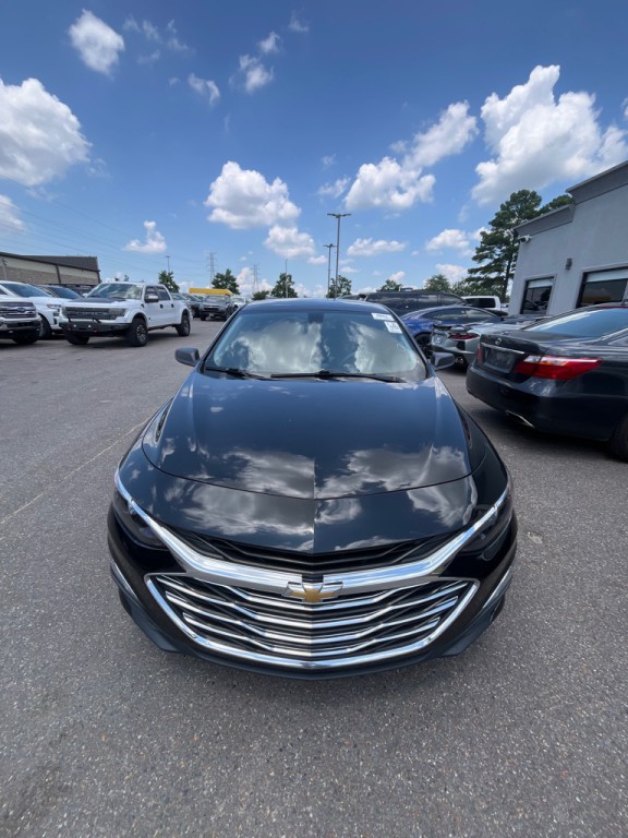 2020 Chevrolet Malibu Image 1